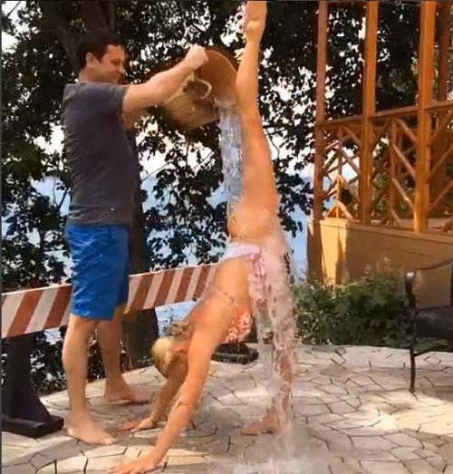 Самые неповторимые и внезапные шпагаты Волочковой