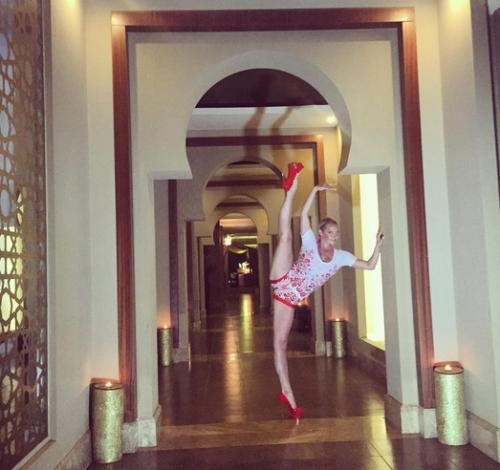 Самые неповторимые и внезапные шпагаты Волочковой