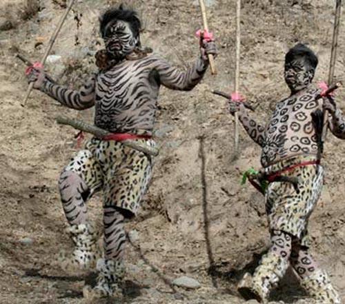 Танец разъяренного тигра изгоняет нечистую силу