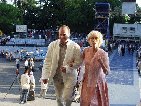 Певицы и певцы, которым сцена не помешала стать многодетными мамами и папами