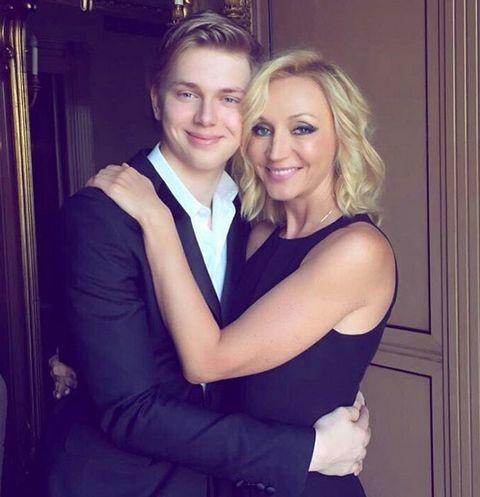 Певицы и певцы, которым сцена не помешала стать многодетными мамами и папами