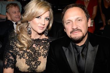 Певицы и певцы, которым сцена не помешала стать многодетными мамами и папами