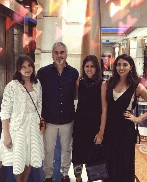 Певицы и певцы, которым сцена не помешала стать многодетными мамами и папами