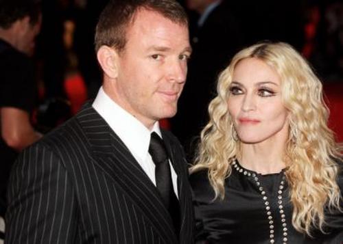 Певицы и певцы, которым сцена не помешала стать многодетными мамами и папами