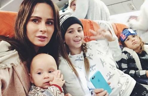 Певицы и певцы, которым сцена не помешала стать многодетными мамами и папами