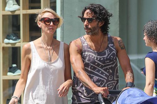 Певицы и певцы, которым сцена не помешала стать многодетными мамами и папами