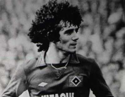 Топ-7 самых нелепых причесок среди футболистов