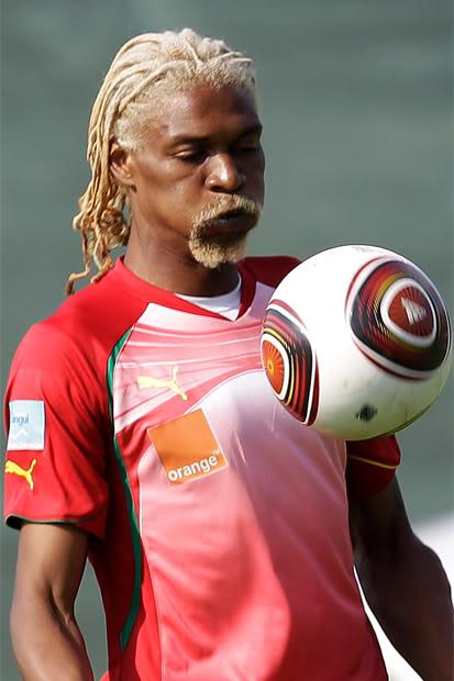 Топ-7 самых нелепых причесок среди футболистов