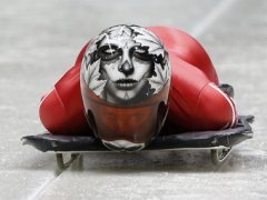 Самые яркие шлемы скелетонистов