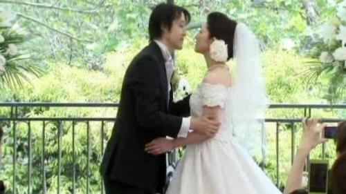 Японцев поженил робот