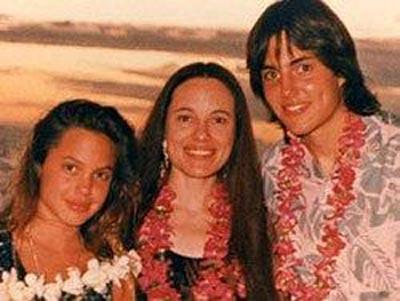 Анджелина Джоли выложила в интернет своё детское видео