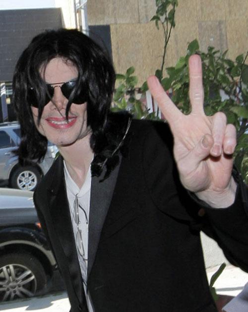 Майкл Джексон возвращается с новым лицом!