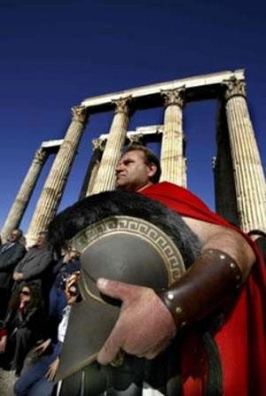 В Греции Зевсу воскурили фимиам…