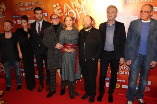 Екатерина Архарова снова улыбается – на премьере комедии «Ёлки 1914»