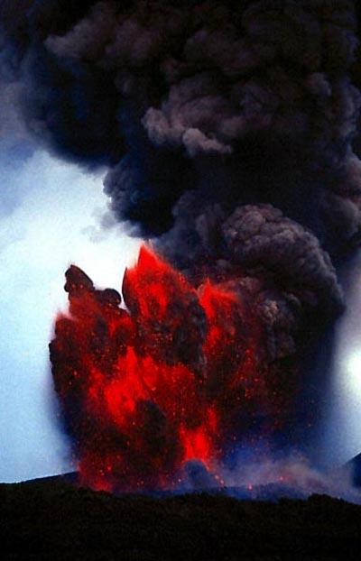 Самый знаменитый вулкан Этна снова проснулся…