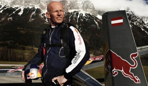 Австрийский экстремал перешагнул с самолёта на самолёт в воздухе