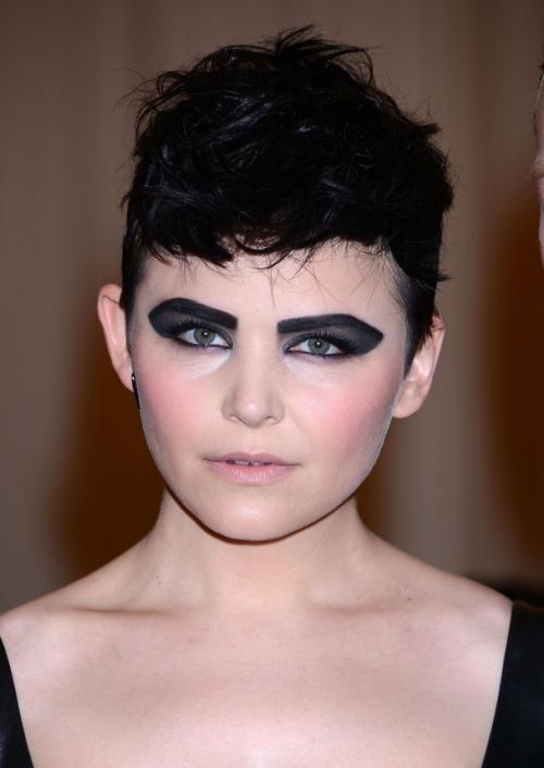 Лицо в муке и другие громкие бьюти-провалы звёзд