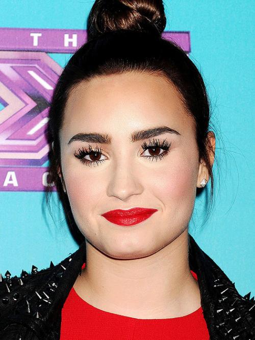 Лицо в муке и другие громкие бьюти-провалы звёзд