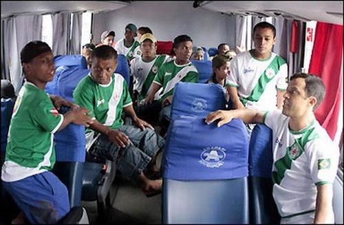 В Бразилии появилась футбольная команда из карликов