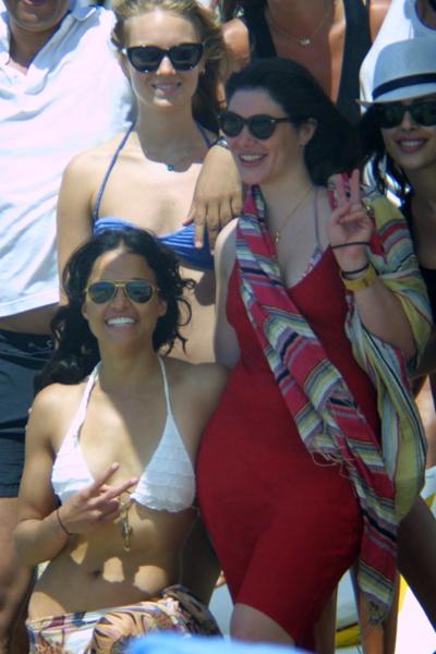 Испанские каникулы Мишель Родригес