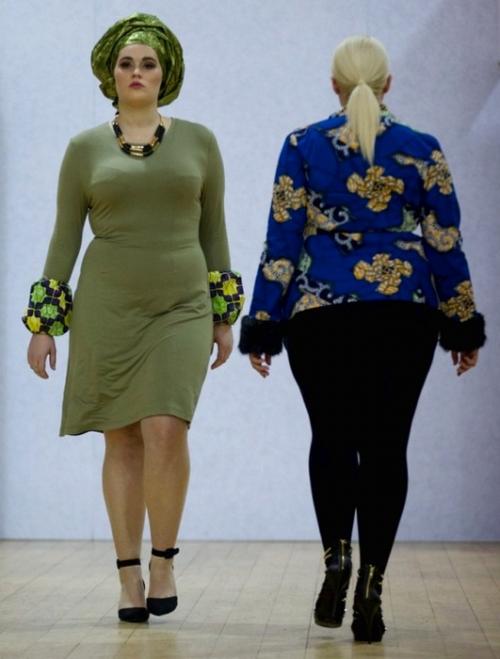 Модели в теле вышли на подиум