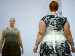 Модели в теле вышли на подиум