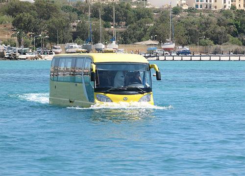 В Сан-Франциско появился плавающий автобус
