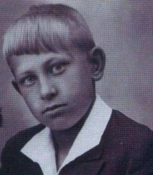 Как выглядели звезды советского и российского кино в детстве