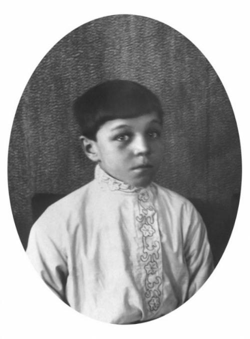 Как выглядели звезды советского и российского кино в детстве