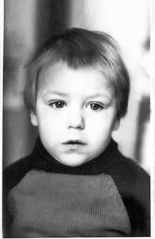 Как выглядели звезды советского и российского кино в детстве