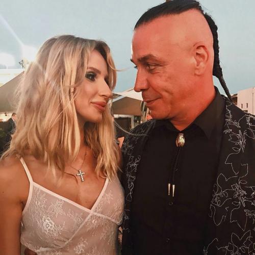 Солиста Rammstein засняли пьющим водку с Лепсом и Газмановым