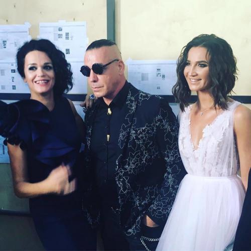 Солиста Rammstein засняли пьющим водку с Лепсом и Газмановым