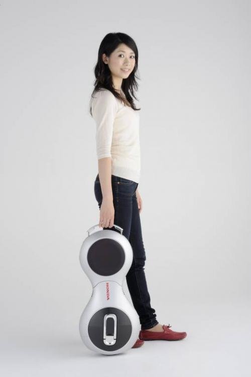 Одноколёсное чудо японской мысли управляется отклонением тела