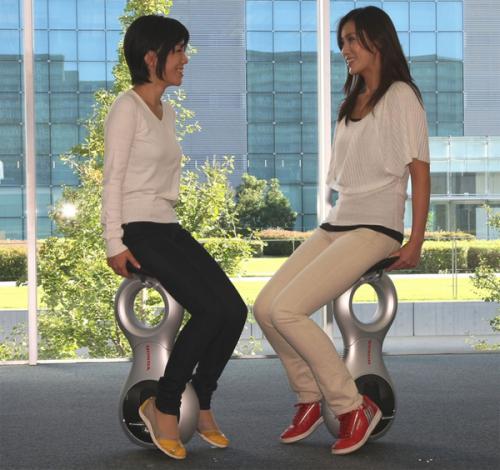 Одноколёсное чудо японской мысли управляется отклонением тела