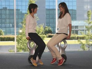 Одноколёсное чудо японской мысли управляется отклонением тела