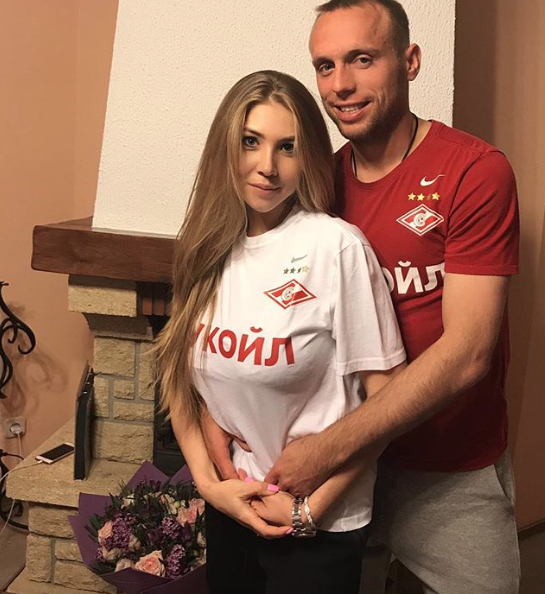 Самые горячие фото жен и подруг футболистов сборной России из Instagram