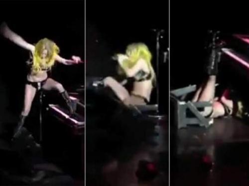 Самые яркие и нелепые падения звезд на сцене и красных дорожках