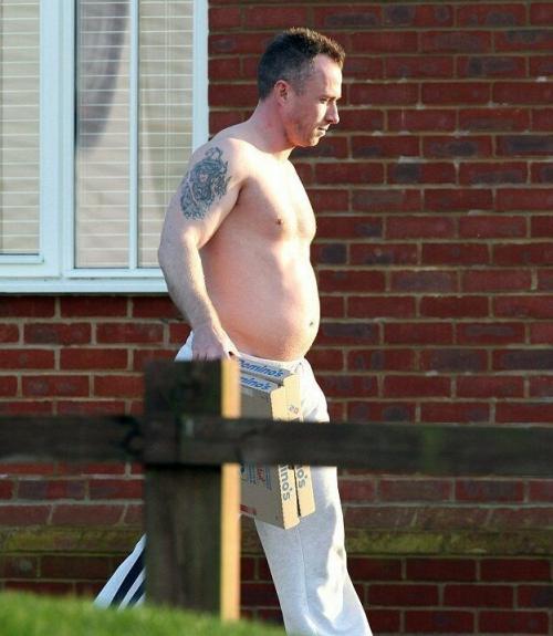 "В чем мать родила!": знаменитости, которые обожают выносить мусор в неглиже