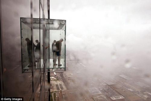 В Чикаго на 103 этаже небоскреба устроили стеклянные балконы