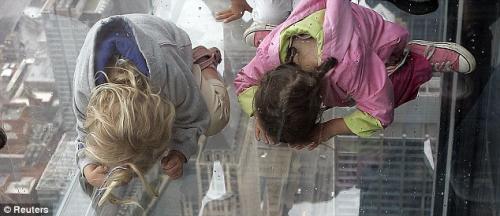 В Чикаго на 103 этаже небоскреба устроили стеклянные балконы