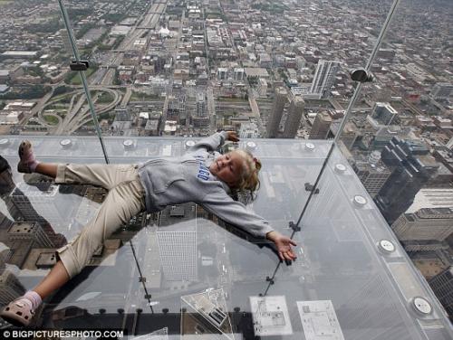 В Чикаго на 103 этаже небоскреба устроили стеклянные балконы