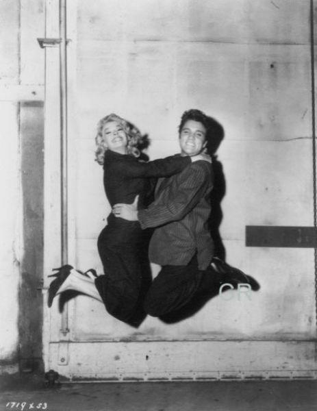 Редкие снимки знаменитостей прошлого и настоящего. Ч.11