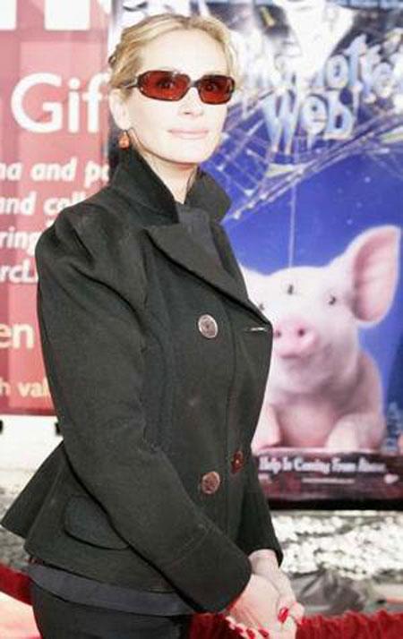 Эхо голливудского бэбибума: подурневших секс-див не узнают даже папарацци!