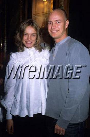 Эхо голливудского бэбибума: подурневших секс-див не узнают даже папарацци!