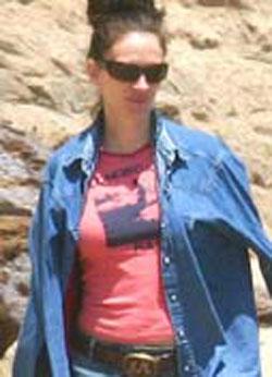 Эхо голливудского бэбибума: подурневших секс-див не узнают даже папарацци!