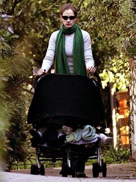 Эхо голливудского бэбибума: подурневших секс-див не узнают даже папарацци!