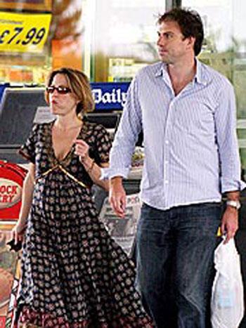 Эхо голливудского бэбибума: подурневших секс-див не узнают даже папарацци!