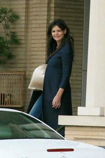 Эхо голливудского бэбибума: подурневших секс-див не узнают даже папарацци!