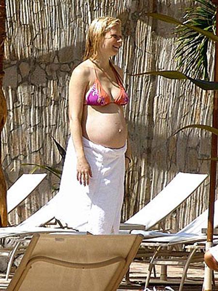 Эхо голливудского бэбибума: подурневших секс-див не узнают даже папарацци!