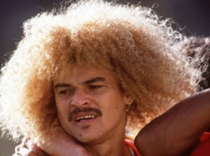 Игра головой: модные прически в истории чемпионатов мира